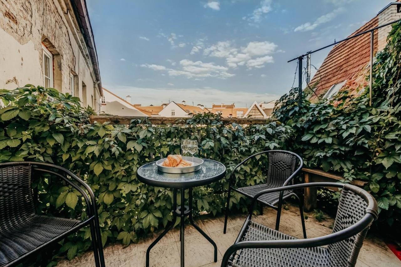 Spacious - 140 Square Meters Apartment, Vilnius City Centre Luaran gambar